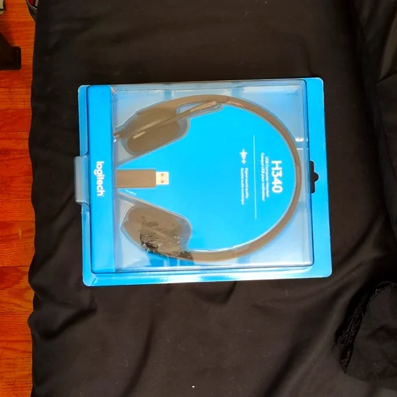 Logitech Computer Headset - Picture 1 of 2